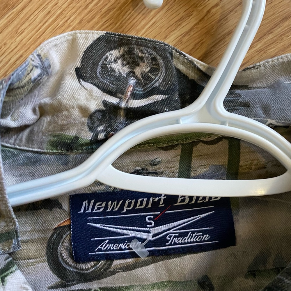 Button up - Picture 2 of 2